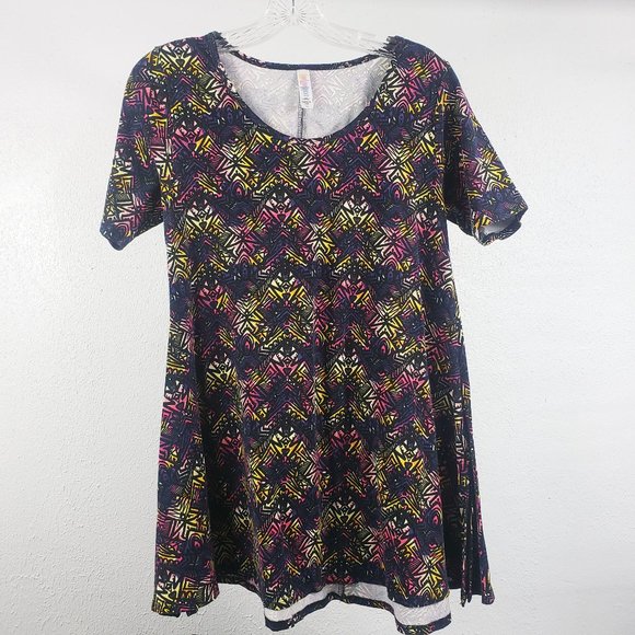 LuLaRoe Tops - LuLaRoe Women's Black Pink Aztec Pyramid Short Sleeve Tunic Shirt Top Blouse